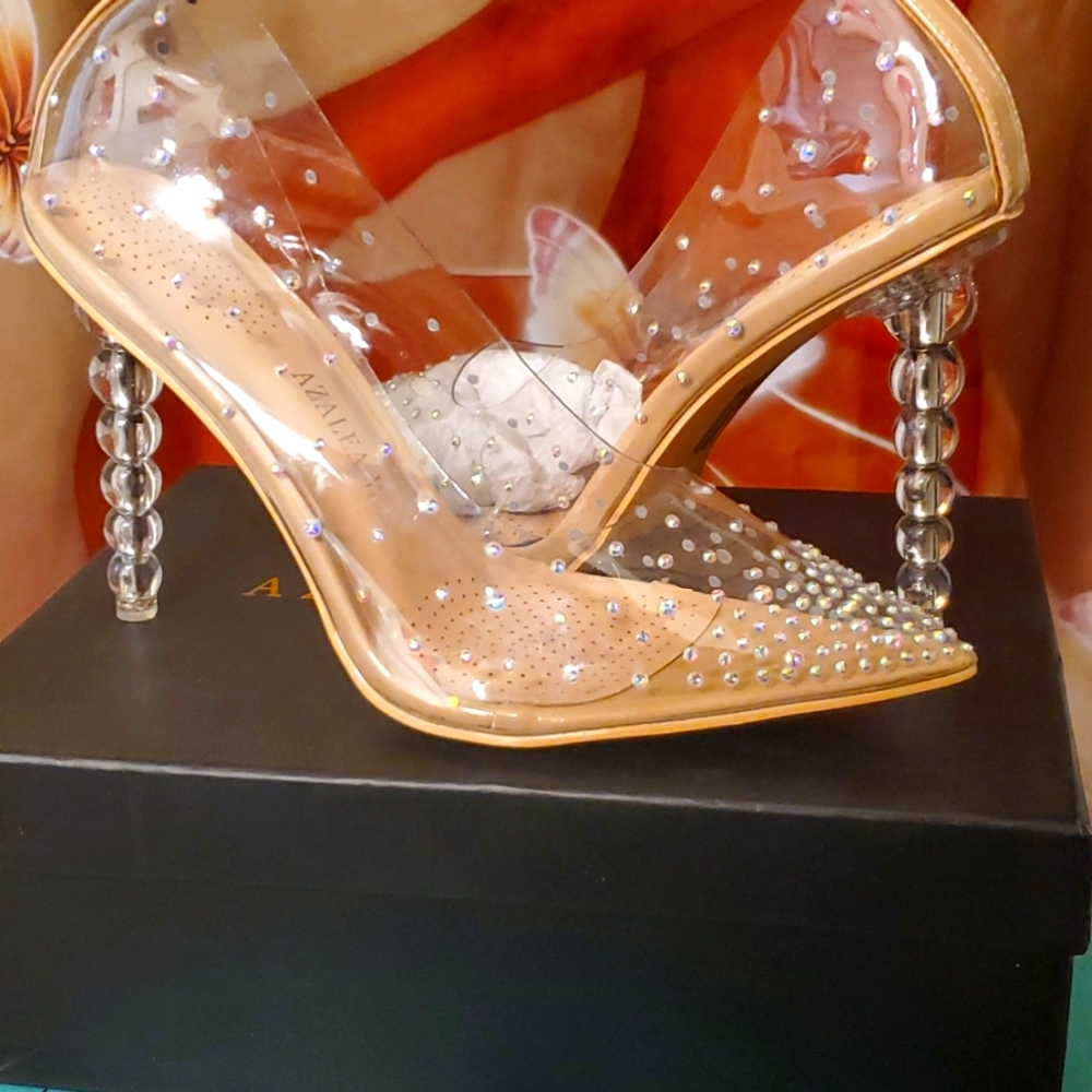 Nude studded pumps